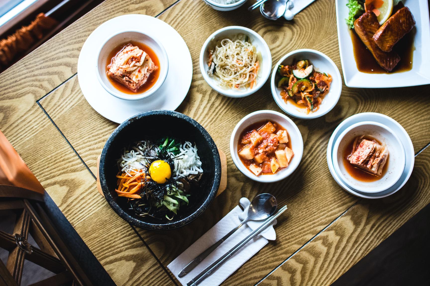 images/post/korean-food-table.jpg